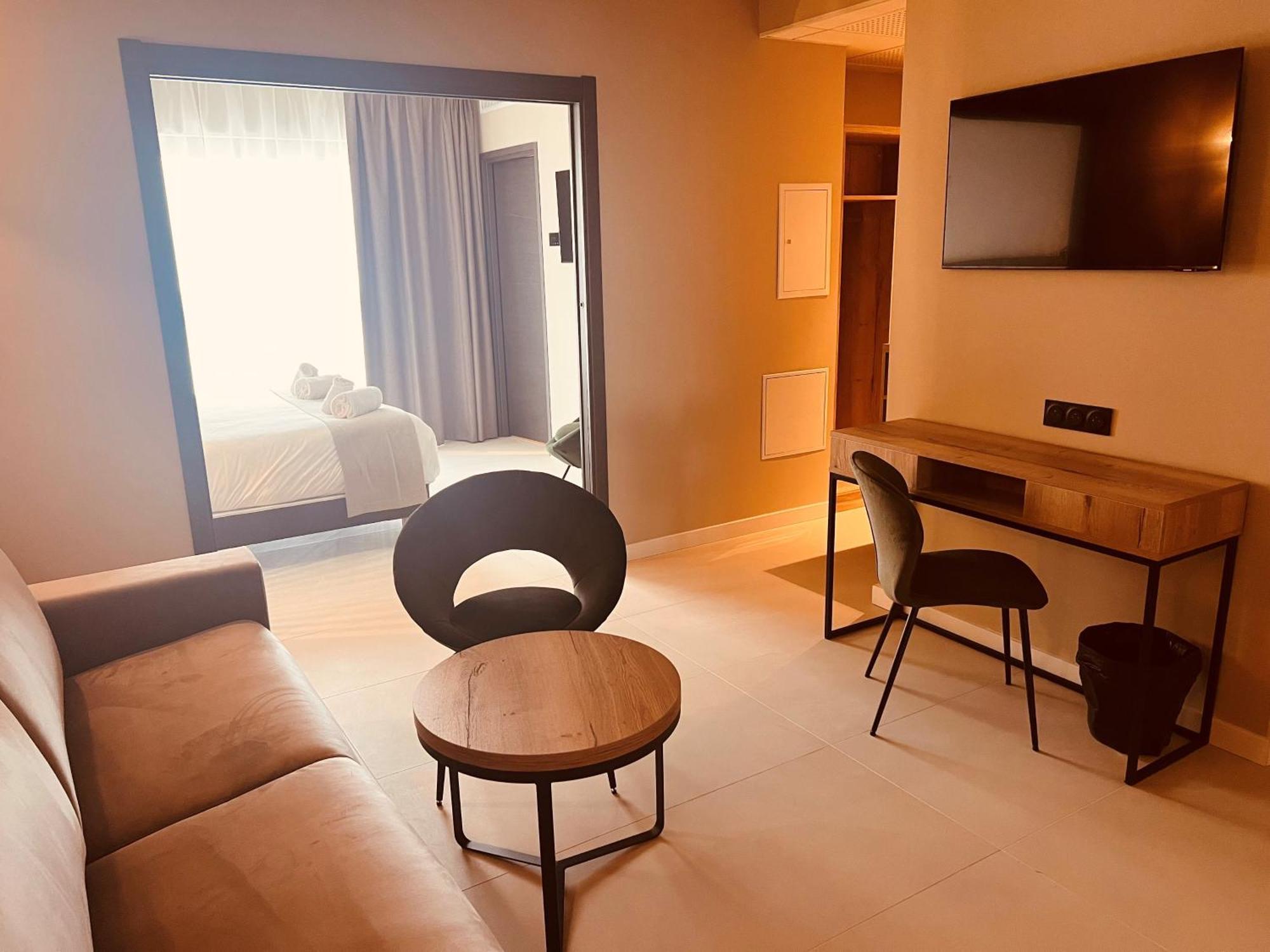 Hotel Spa Restaurant La Madrague Lucciana  Ngoại thất bức ảnh